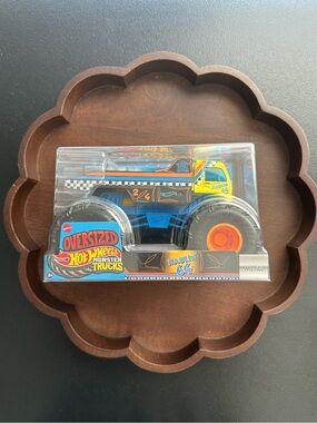 Oversized Hot Wheels Monster Trucks ~ Haulin’ 64